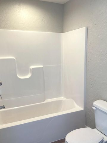 3800 W Riley Street, Bolivar, MO 65613