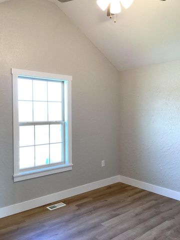 3800 W Riley Street, Bolivar, MO 65613