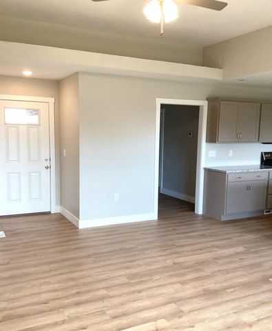 3800 W Riley Street, Bolivar, MO 65613