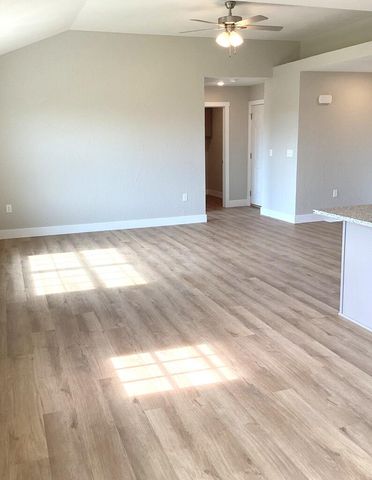 3800 W Riley Street, Bolivar, MO 65613