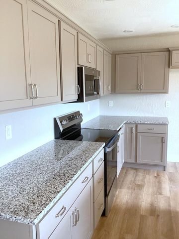 3800 W Riley Street, Bolivar, MO 65613