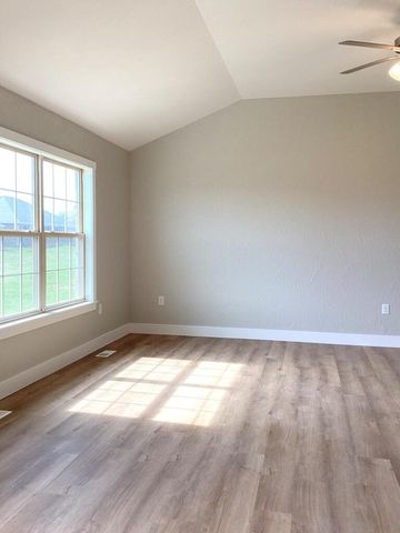 3800 W Riley Street, Bolivar, MO 65613