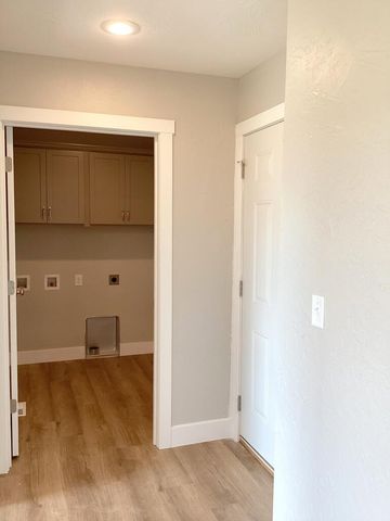 3800 W Riley Street, Bolivar, MO 65613