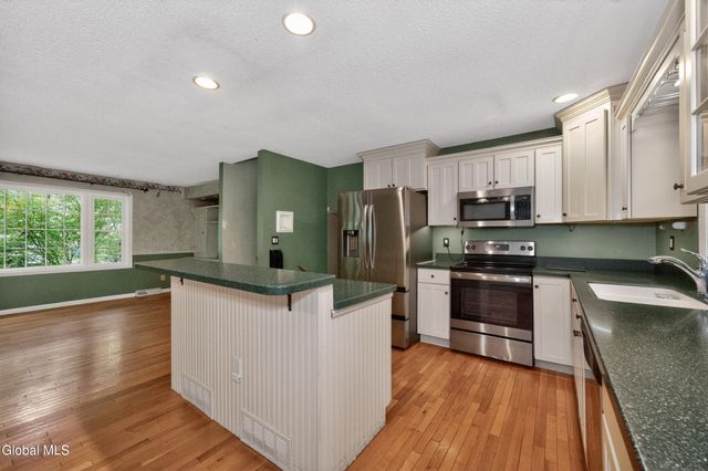 42 Wineberry Lane, Malta, NY 12020