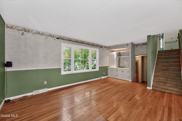 42 Wineberry Lane, Malta, NY 12020