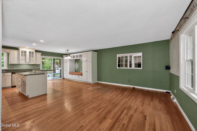 42 Wineberry Lane, Malta, NY 12020