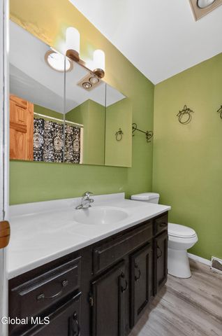 42 Wineberry Lane, Malta, NY 12020