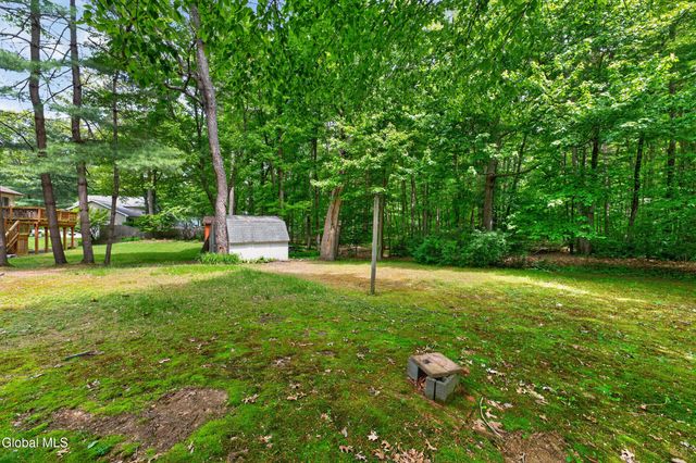42 Wineberry Lane, Malta, NY 12020