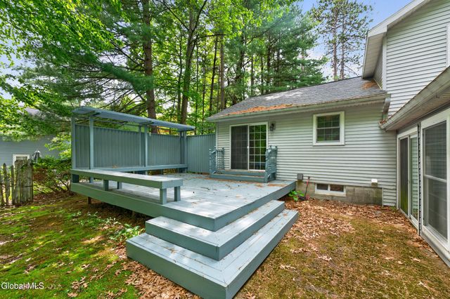42 Wineberry Lane, Malta, NY 12020
