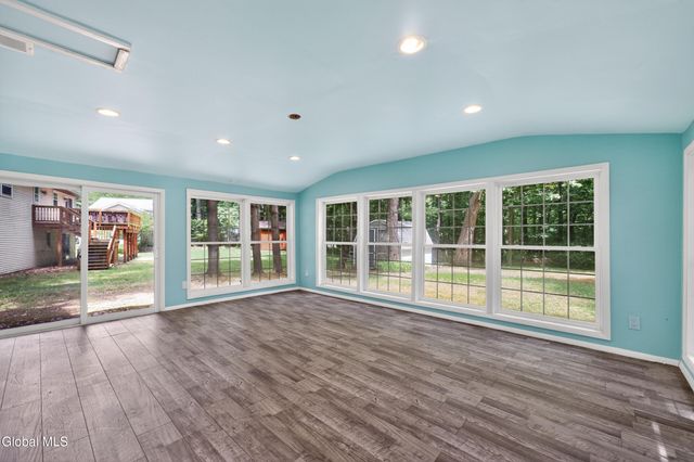 42 Wineberry Lane, Malta, NY 12020