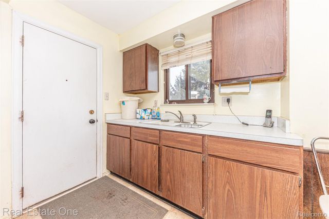 22700 Griswold Road, Lyon Charter Township, MI 48178