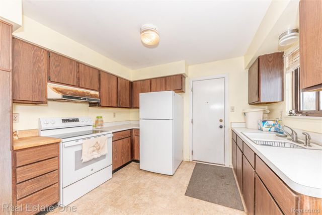 22700 Griswold Road, Lyon Charter Township, MI 48178