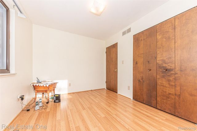 22700 Griswold Road, Lyon Charter Township, MI 48178