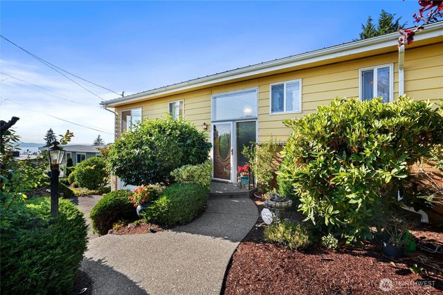 741 Hemlock Street, Edmonds, WA 98020