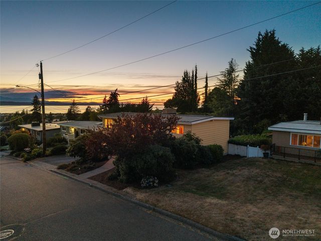741 Hemlock Street, Edmonds, WA 98020