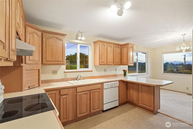 741 Hemlock Street, Edmonds, WA 98020