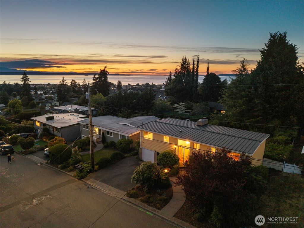 741 Hemlock Street, Edmonds, WA 98020
