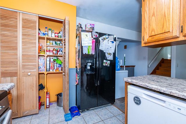 1175 Westlake Woods Drive, Springfield City, MI 49037