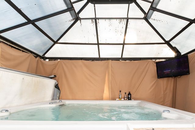 1175 Westlake Woods Drive, Springfield City, MI 49037