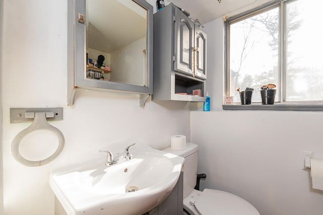 1175 Westlake Woods Drive, Springfield City, MI 49037