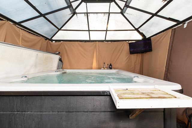 1175 Westlake Woods Drive, Springfield City, MI 49037