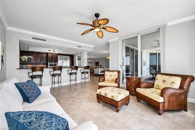 1050 Borghese LN 1405, Naples, FL 34114