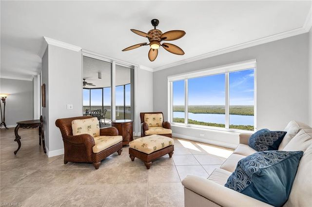 1050 Borghese LN 1405, Naples, FL 34114