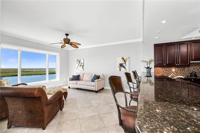 1050 Borghese LN 1405, Naples, FL 34114
