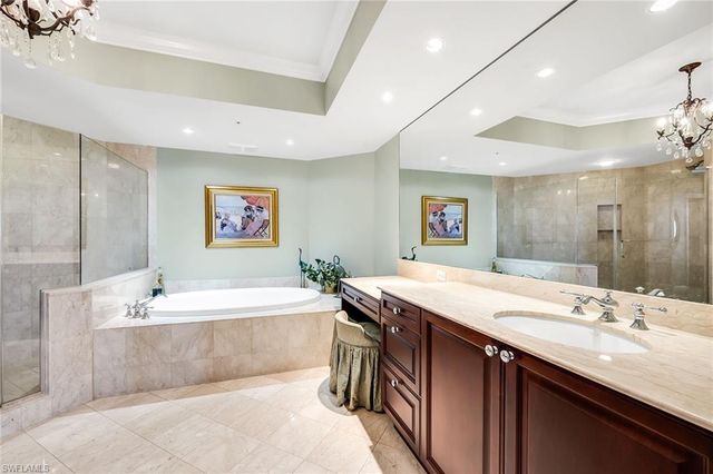 1050 Borghese LN 1405, Naples, FL 34114