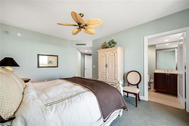 1050 Borghese LN 1405, Naples, FL 34114