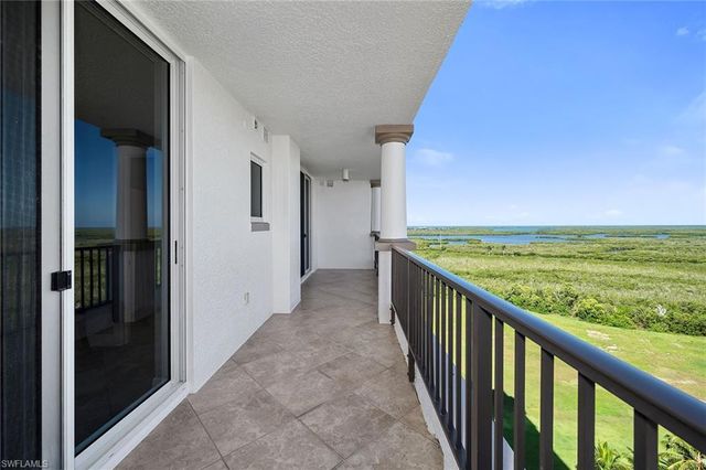 1050 Borghese LN 1405, Naples, FL 34114