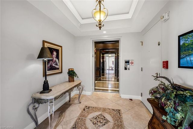 1050 Borghese LN 1405, Naples, FL 34114