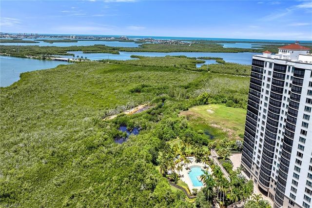 1050 Borghese LN 1405, Naples, FL 34114
