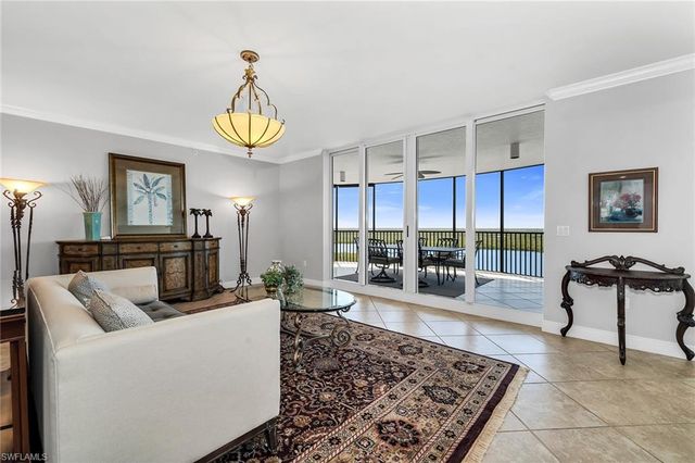 1050 Borghese LN 1405, Naples, FL 34114