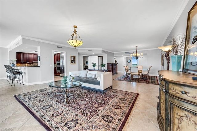 1050 Borghese LN 1405, Naples, FL 34114