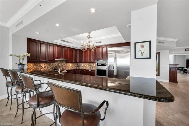 1050 Borghese LN 1405, Naples, FL 34114