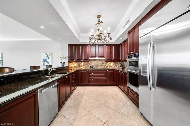1050 Borghese LN 1405, Naples, FL 34114