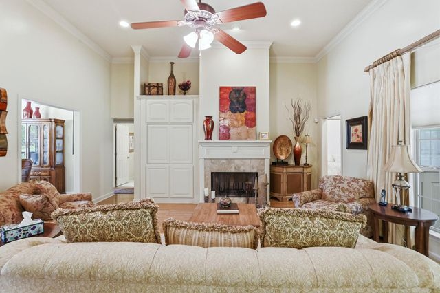 2121 Westport Loop, Little Rock, AR 72212