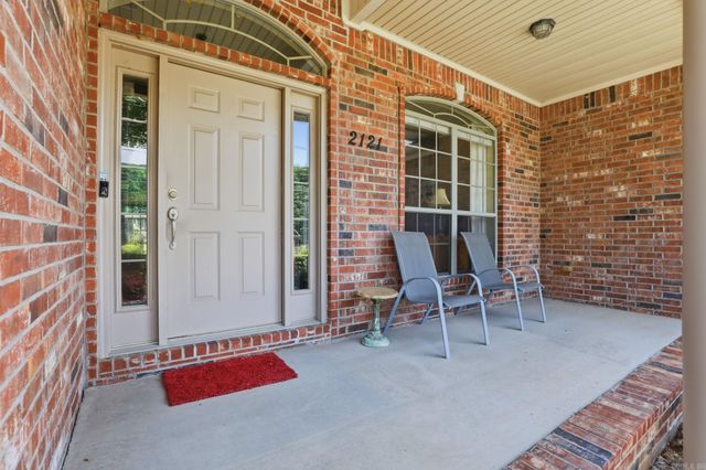 2121 Westport Loop, Little Rock, AR 72212