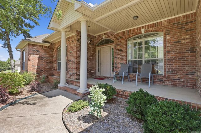 2121 Westport Loop, Little Rock, AR 72212