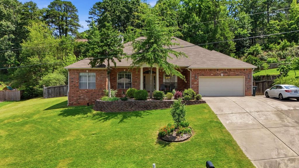 2121 Westport Loop, Little Rock, AR 72212