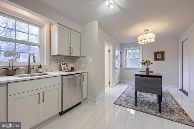 31 WAYFIELD RD, Springfield, PA 19064