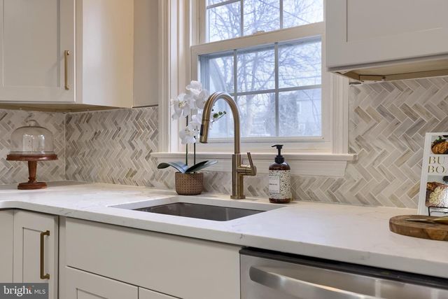 31 WAYFIELD RD, Springfield, PA 19064