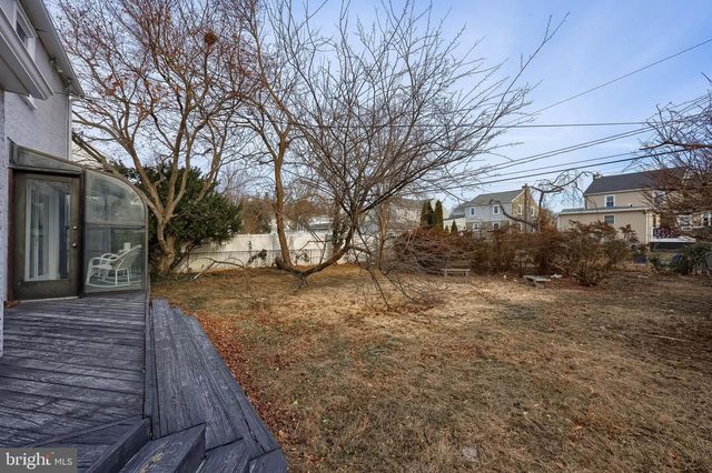 31 WAYFIELD RD, Springfield, PA 19064