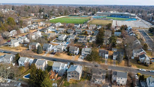 31 WAYFIELD RD, Springfield, PA 19064