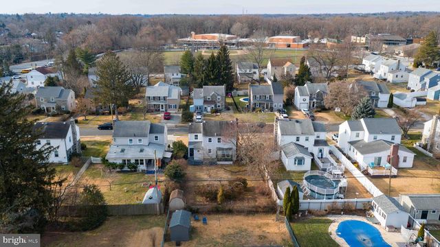 31 WAYFIELD RD, Springfield, PA 19064