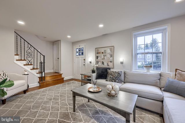 31 WAYFIELD RD, Springfield, PA 19064