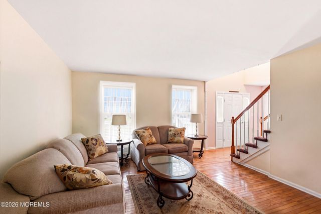 7 Dove Mill Cres, Jackson, NJ 08527