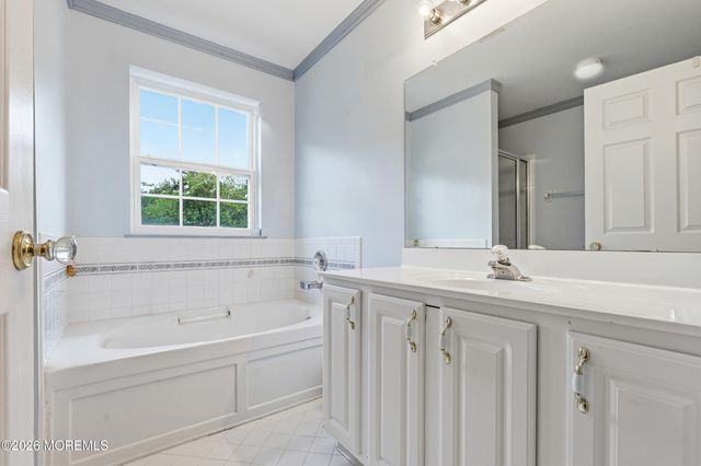 7 Dove Mill Cres, Jackson, NJ 08527