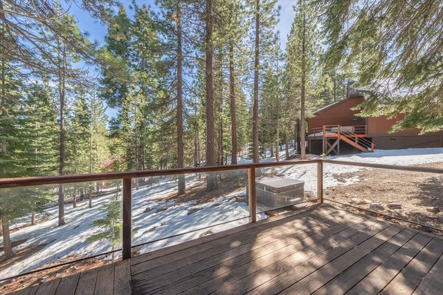 12621 Peregrine Drive, Truckee, CA 96161